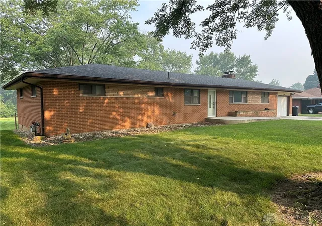 3rd image of 2147 Oxmoor Dr, Beavercreek, OH 45431 | MLS# 963831