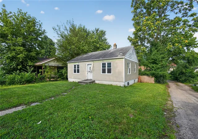 Homes for sale in Dayton, OH | 2241 Kensington Dr, Dayton, OH 45406 | MLS# 964691