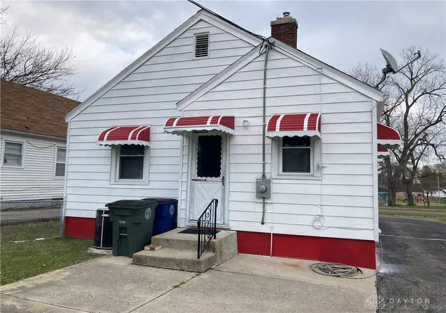 Photo 2 of Single family home for sale at 425 Elmhurst Rd, Dayton, OH 45417 | MLS# 964777 | Listing updated on 2026-07-22