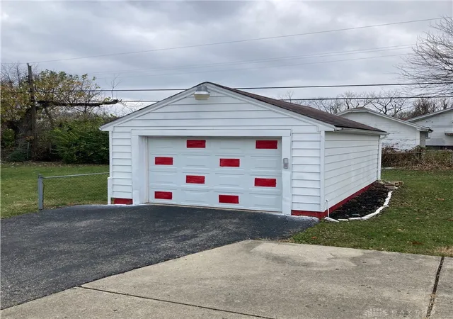 Photo 3 of Single family home for sale at 425 Elmhurst Rd, Dayton, OH 45417 | MLS# 964777 | Listing updated on 2026-07-22