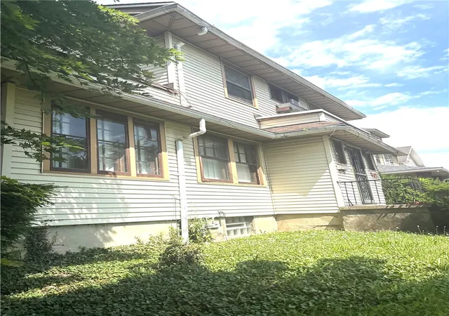 Photo 2 of Sale Pending at 401 Willowwood Dr, Dayton, OH 45405 | MLS# 964682 | Listing updated on 2026-08-03