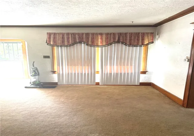 Photo 3 of Sale Pending at 401 Willowwood Dr, Dayton, OH 45405 | MLS# 964682 | Listing updated on 2026-08-03