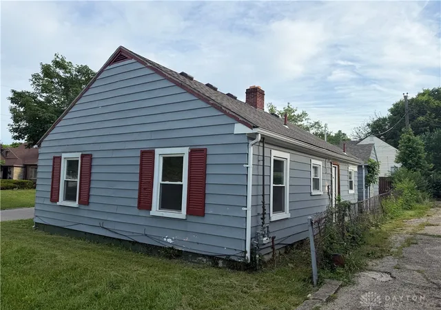 Homes for sale in Dayton, OH | 1402 Shaftesbury Rd, Dayton, OH 45406 | MLS# 964847