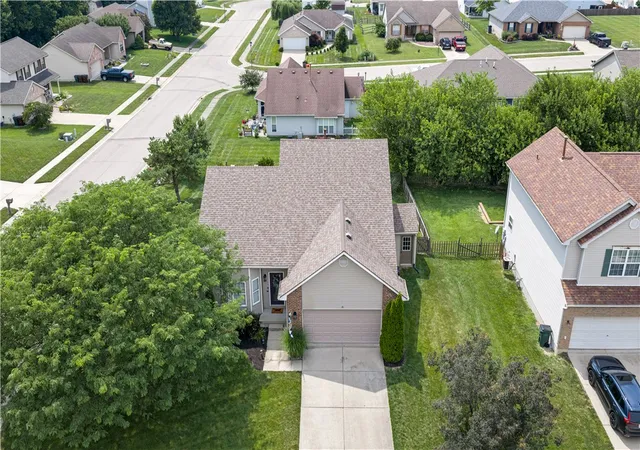 Photo 1 of Sale Pending at 71 Long Meadow Dr, Franklin, OH 45005 | MLS# 964895 | Listing updated on 2026-07-26