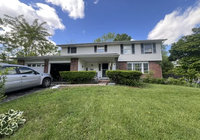 1st image of 225 Royal Oaks Dr, Fairborn, OH 45324 | MLS# 964699