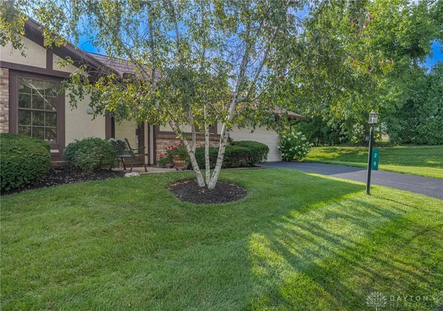 2nd image of 28 Tamarack Trl, Springboro, OH 45066 | MLS# 964947