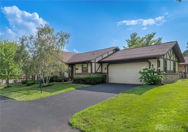 3rd image of 28 Tamarack Trl, Springboro, OH 45066 | MLS# 964947