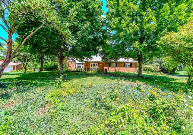 3rd image of 543 Deptford Ave, Washington Twp, OH 45429 | MLS# 961197