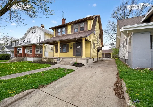 Homes for sale in Dayton, OH | 125 E Siebenthaler Ave, Dayton, OH 45405 | MLS# 964961