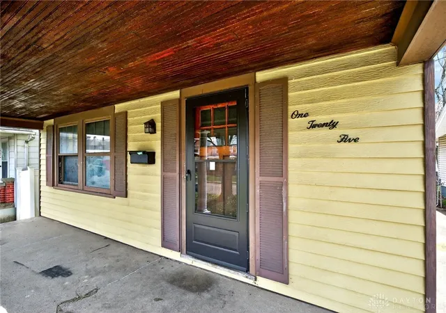 Homes for sale in Dayton, OH | 125 E Siebenthaler Ave, Dayton, OH 45405 | MLS# 964961