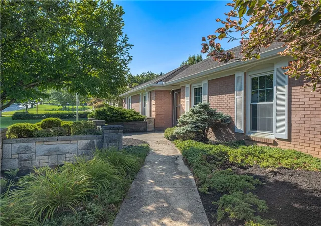 3rd image of 600 Grants Trl, Washington Twp, OH 45459 | MLS# 963594