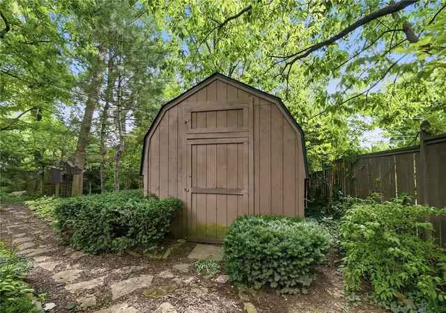 41st image of 2236 Berrycreek Dr, Dayton, OH 45440 | MLS# 964139