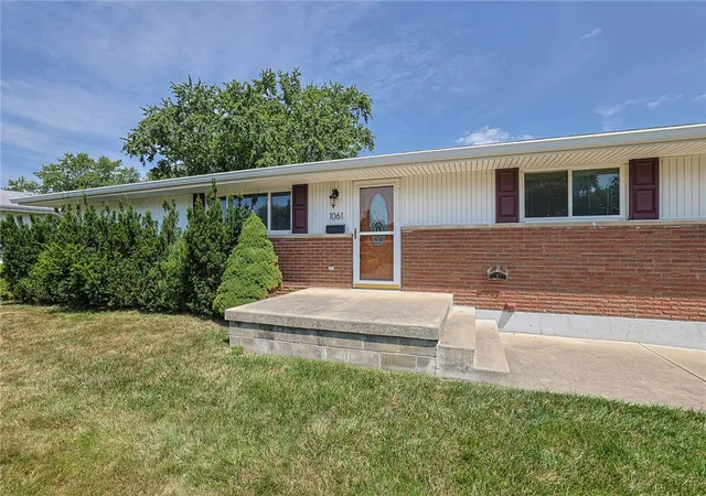 3rd image of 1061 Cottage Court Dr, Fairborn, OH 45324 | MLS# 964979