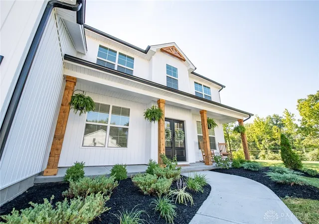2nd image of 20 Sawgrass Pointe Ct, Springboro, OH 45066 | MLS# 964788