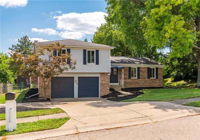 2nd image of 165 Caraway Dr, Springboro, OH 45066 | MLS# 965043