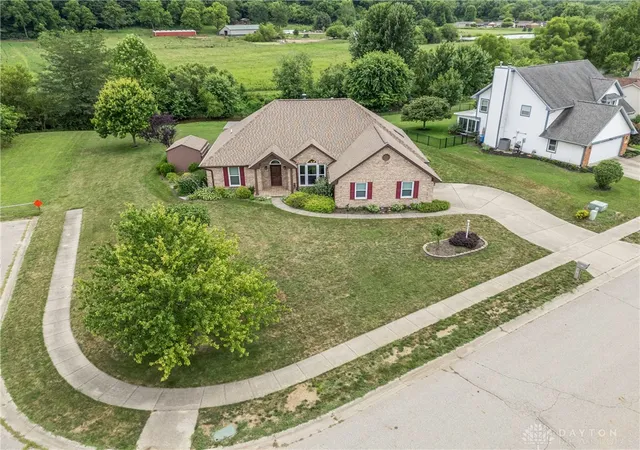 3rd image of 7847 Kings Ridge Cir, Fairborn, OH 45324 | MLS# 965070