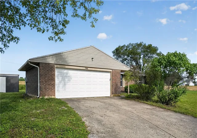 Photo 2 of Sale Pending at 7880 Waterton Ct, Dayton, OH 45426 | MLS# 964660 | Listing updated on 2026-08-03