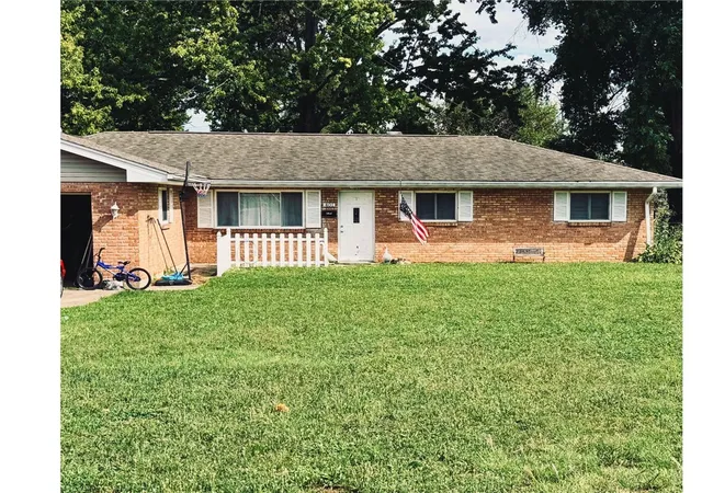 1st image of 401 Kerry St, Trenton, OH 45067 | MLS# 965055