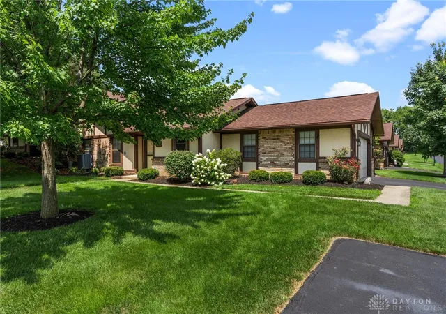 2nd image of 62 Tamarack Trl, Springboro, OH 45066 | MLS# 965139