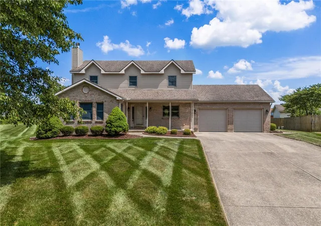 1st image of 824 Kelly Dr, Wilmington, OH 45177 | MLS# 965196