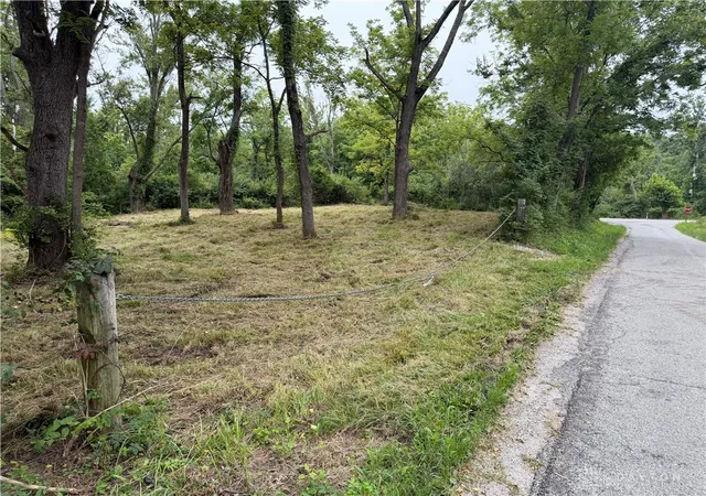 3rd image of 10237 Collins Riley Rd, Harlan Twp, OH 45107 | MLS# 965240