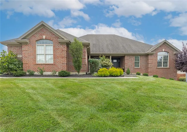 Photo 1 of Sale Pending at 283 Crown Point Dr, Dayton, OH 45458 | MLS# 965297 | Listing updated on 2026-07-31