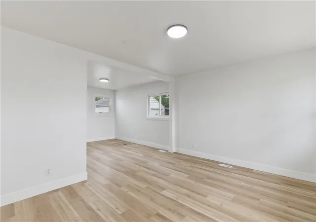 Photo 4 of Single family home for sale at 5508 Ferngrove Dr, Dayton, OH 45432 | MLS# 965329 | Listing updated on 2026-07-29