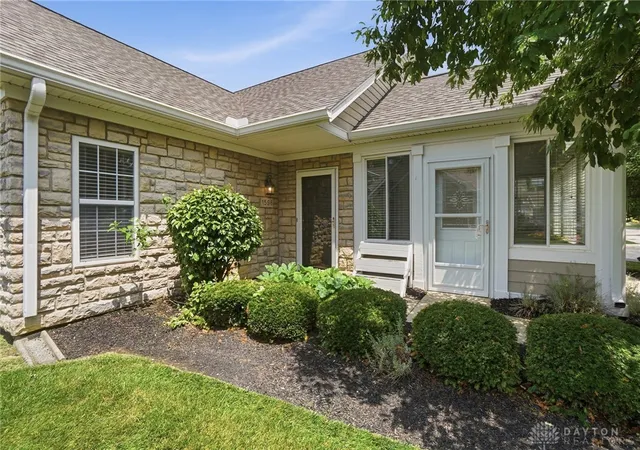 1st image of 1596 Turnberry Village Dr, Washington Twp, OH 45458 | MLS# 965359