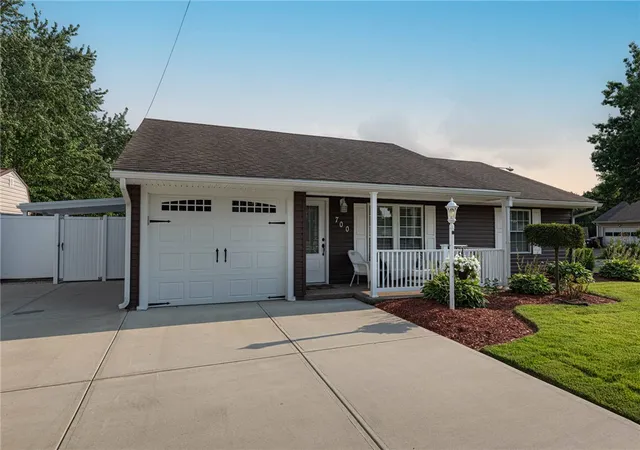 2nd image of 700 E 4th St, Franklin, OH 45005 | MLS# 965232