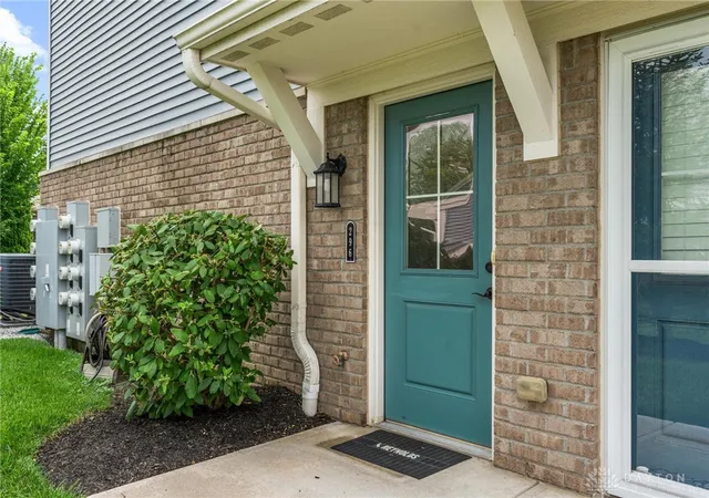 3rd image of 296 Old Pond Rd, Springboro, OH 45066 | MLS# 965325