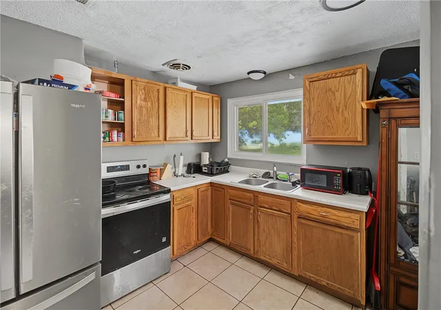 4th image of 621 Bonnycastle Ave, Englewood, OH 45322 | MLS# 965332