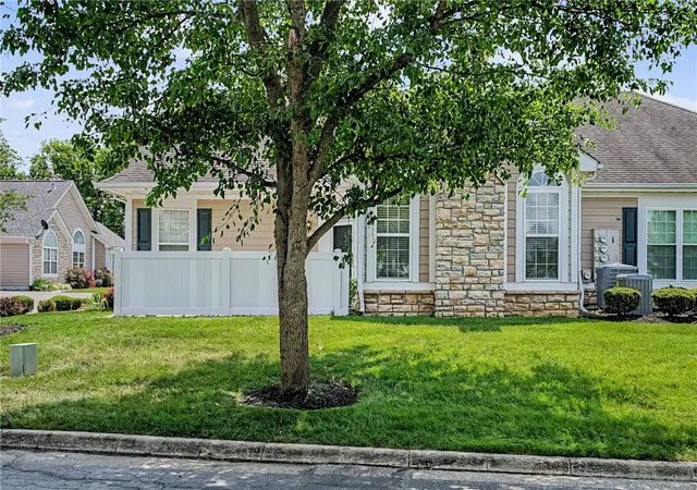 2nd image of 4694 Cobblestone Dr, Tipp City, OH 45371 | MLS# 965429