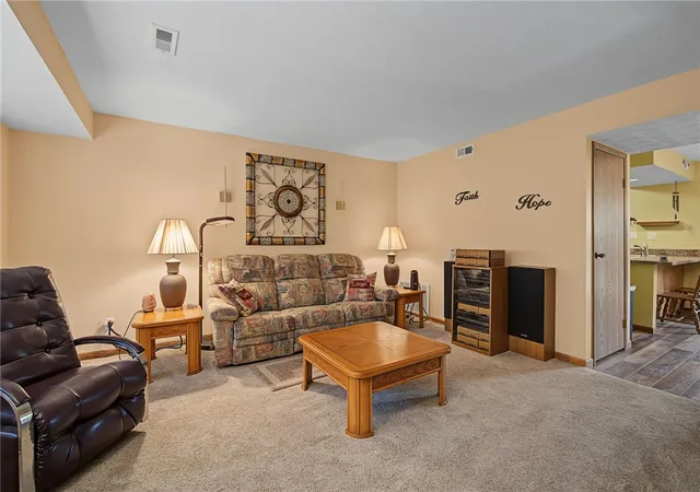5th image of 6109 Leyden Ln, Dayton, OH 45424 | MLS# 965413