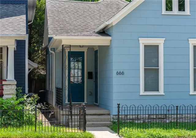 3rd image of 666 Oak St, Dayton, OH 45410 | MLS# 965151
