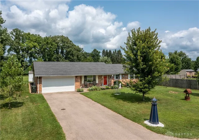 2nd image of 4049 Walnut Grove Cir, Urbana, OH 43078 | MLS# 965540