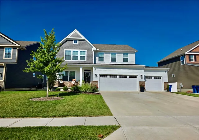 1st image of 433 Sydney Dr, Tipp City, OH 45371 | MLS# 965161