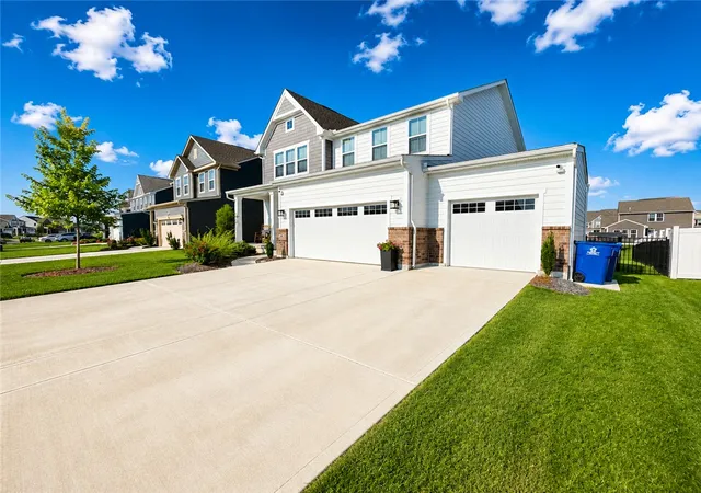 2nd image of 433 Sydney Dr, Tipp City, OH 45371 | MLS# 965161