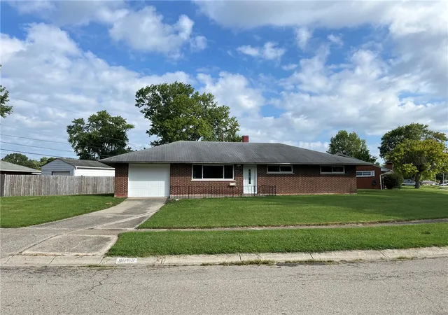 Photo 2 of Single family home for sale at 5669 Traymore Dr, Dayton, OH 45424 | MLS# 965440 | Listing updated on 2026-08-27