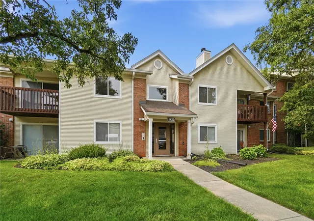 2nd image of 1420 Lake Pointe Wy, Dayton, OH 45459 | MLS# 965469