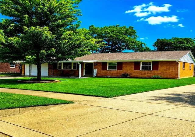2nd image of 379 Ellenwood Dr, Dayton, OH 45449 | MLS# 965645