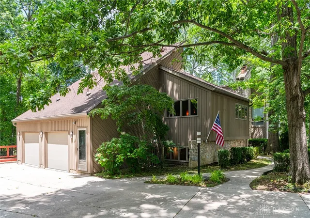 2nd image of 1055 Wilderness Blf, Tipp City, OH 45371 | MLS# 962964