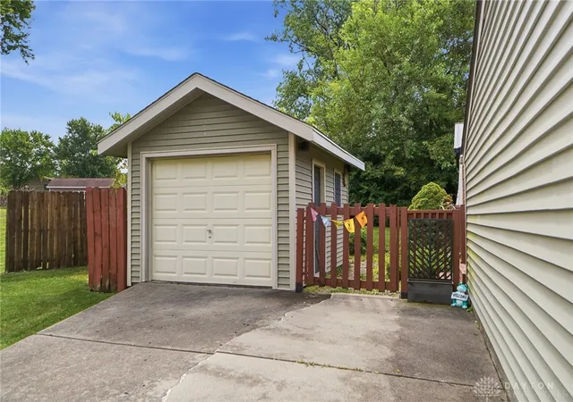 2nd image of 2208 Woodchuck Ct, Miamisburg, OH 45342 | MLS# 965431