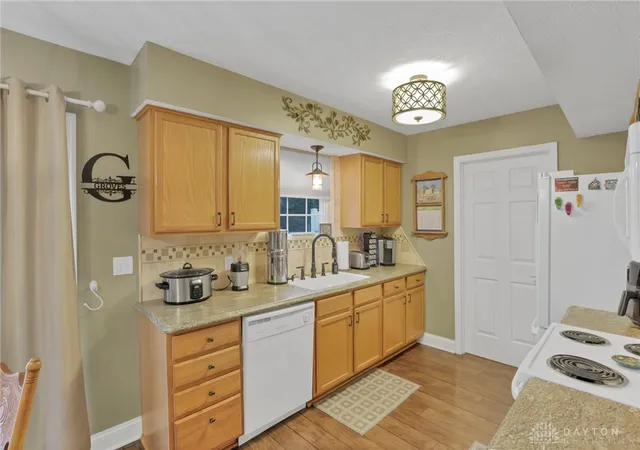 Listing Photo 5 - Condo for sale in building located at 7382 Snug Harbor Dr, Russells Point, OH 43348