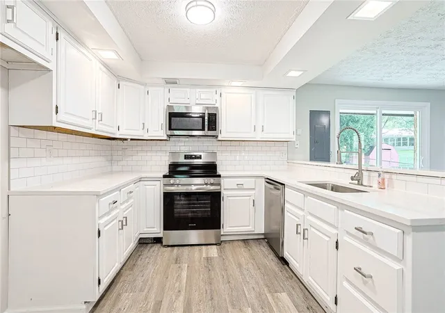 3rd image of 7240 Rustic Woods Dr, Dayton, OH 45424 | MLS# 965688