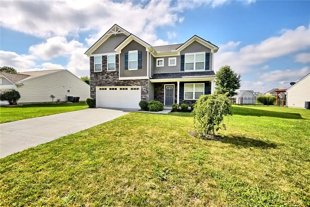 Photo 1 of Single family home for sale at 1097 Marty Lee Ln, Franklin, OH 45005 | MLS# 965830 | Listing updated on 2026-10-17