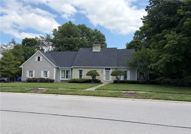 Photo 2 of Single family home for sale at 1033 E Parkwood St, Sidney, OH 45365 | MLS# 965551 | Listing updated on 2026-08-05