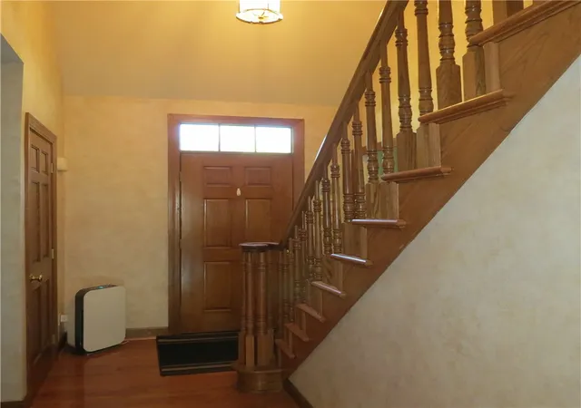 Photo 3 of Single family home for sale at 1033 E Parkwood St, Sidney, OH 45365 | MLS# 965551 | Listing updated on 2026-08-05