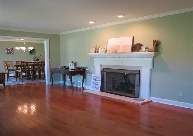 Photo 4 of Single family home for sale at 1033 E Parkwood St, Sidney, OH 45365 | MLS# 965551 | Listing updated on 2026-08-05
