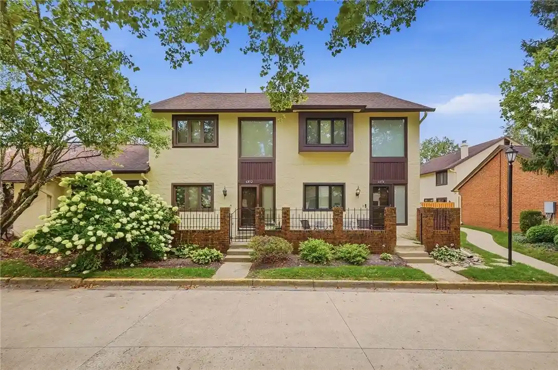 Photo 1 of Condo for sale at 6852 Olde Greenbrier Ln, Dayton, OH 45459 | MLS# 965992 | Listing updated on 2026-10-18