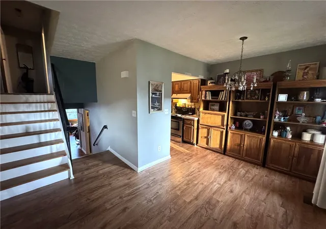 Photo 3 of Sale Pending at 126 W Van Lake Dr, Vandalia, OH 45377 | MLS# 966072 | Listing updated on 2026-08-26